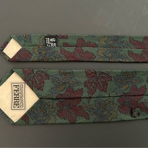 Pre-owned Gianfranco Ferre Mens silk tie Good condition.